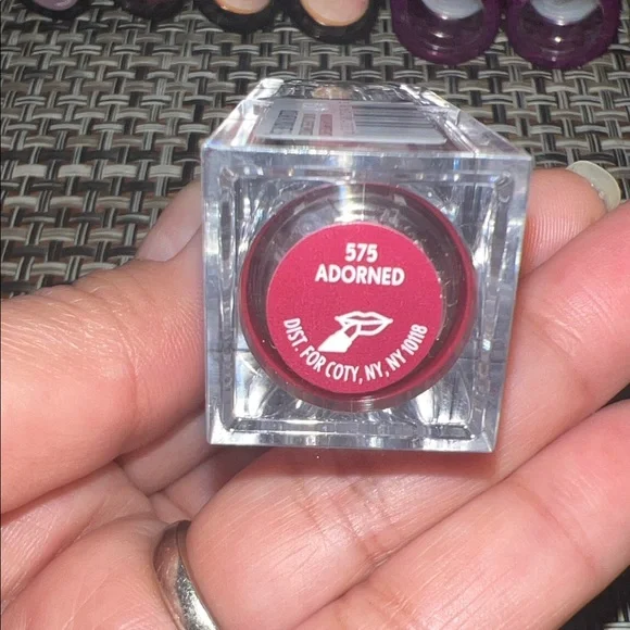 COVERGIRL Adorned Lipstick Shade 575 - Picture 3 of 4